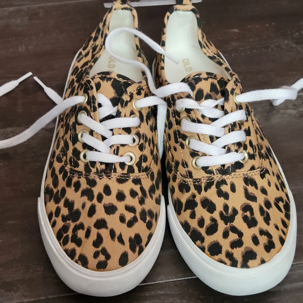 Old Navy Leopard Print Skippy Sneaker